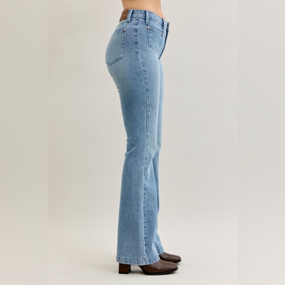 NEW🎉🎉Judy Blue Full Size Mid Rise Bootcut Jeans with Contrast Wash Plus Size - Picture 5 of 14